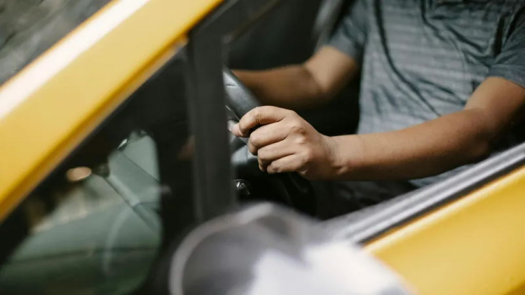 Пробный экзамен по вождению: что нужно знать казахстанцам