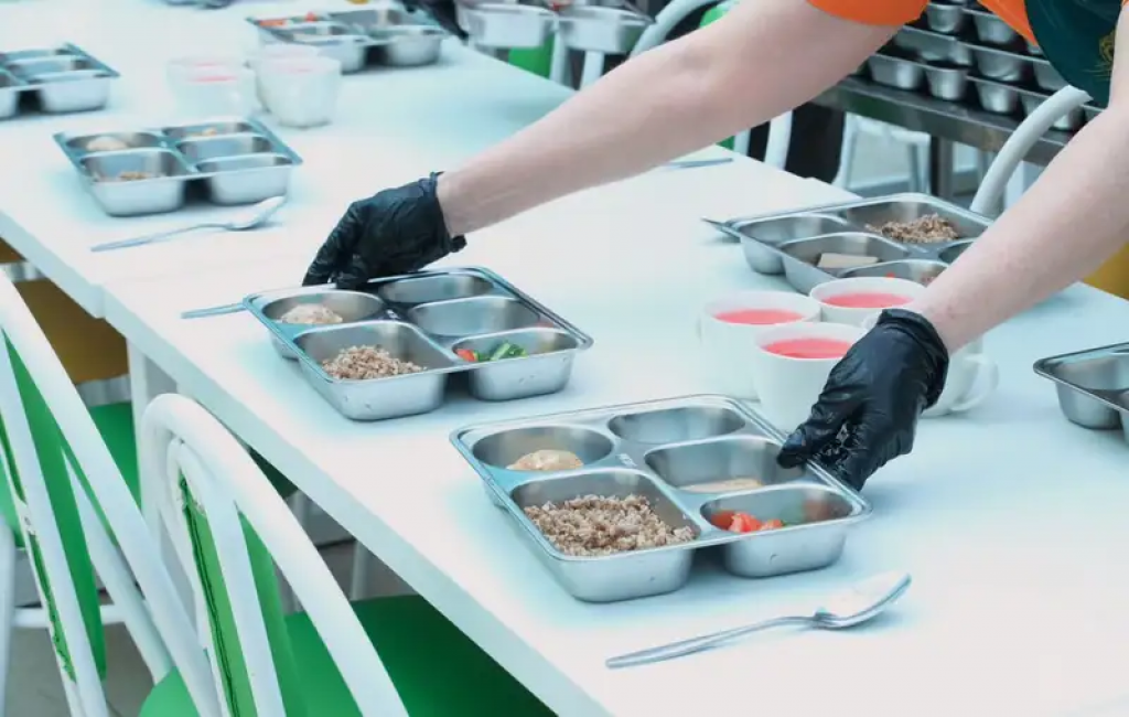 Повысить стоимость школьного питания поручил Бектенов