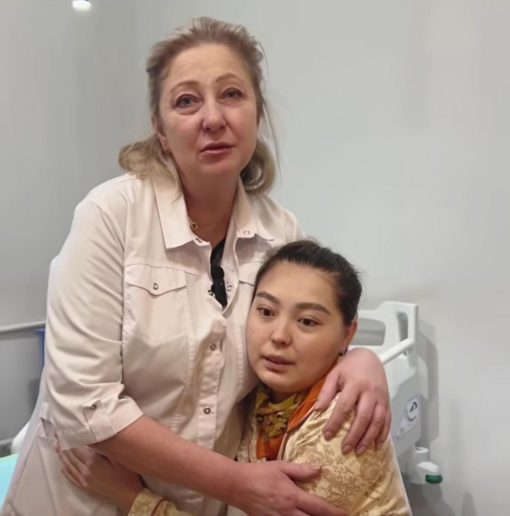 Қарағандыда облыстық клиникалық аурухананың реаниматологтары 20 жастағы астаналықты құтқарды