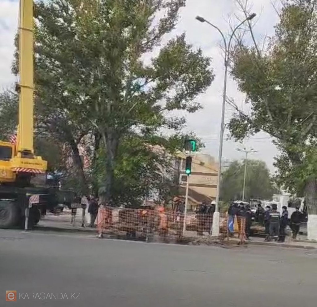 Гоголь тағы да қазба жұмыстарын жүргізді. Коммуналдық қызметтер жылу жолындағы ақауды жояды