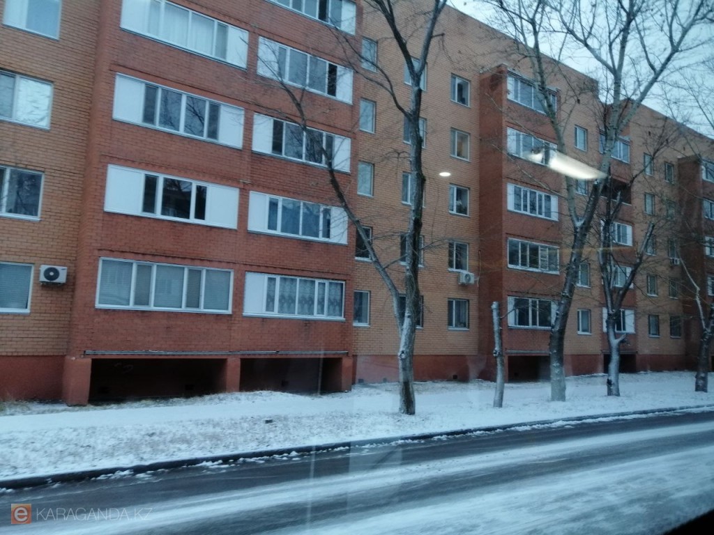 Азиялық порно Мембер анасының есегіне мықтап кірді