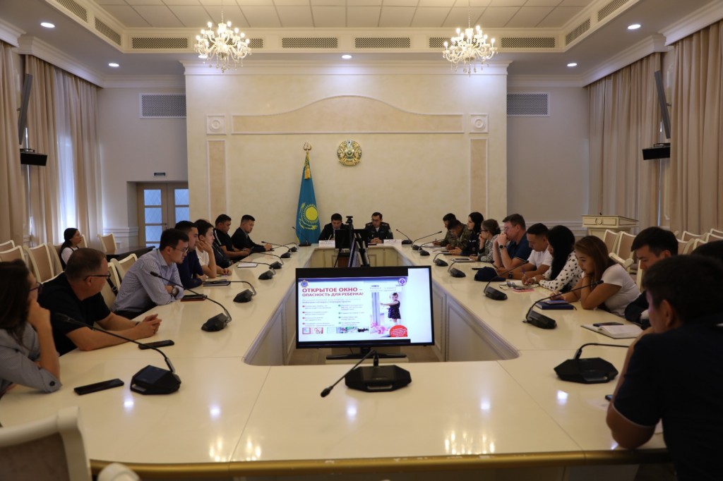 Блокираторы и замки безопасности рекомендуют устанавливать застройщикам и производителям окон