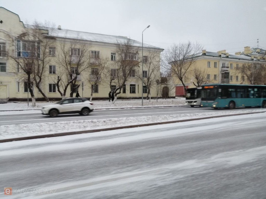 «КазАвтоЖол» фиксирует шквал жалоб: водители массово сообщают о состоянии дорог