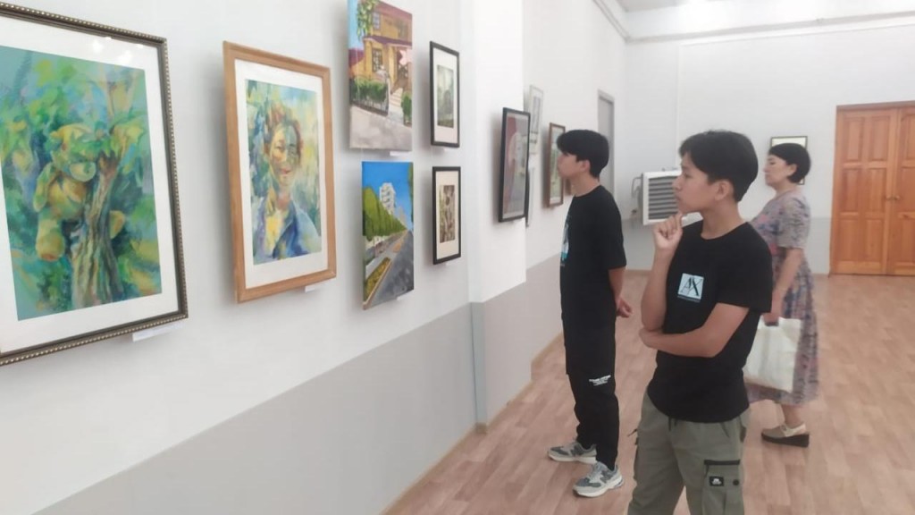 Праздник мастеров: В Карагандинском музее изо выставка педагогов-художников