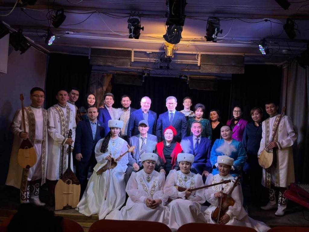 Свой первый спектакль представил казахский молодёжный экспериментальный театр Темиртау