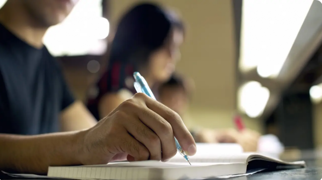 16 человек на место: на какую специальность труднее всего поступить на грант в Казахстане