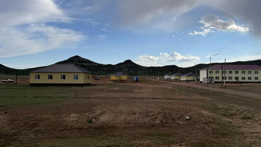 Комфортное жильё для очередников: в Актогае растёт новый микрорайон