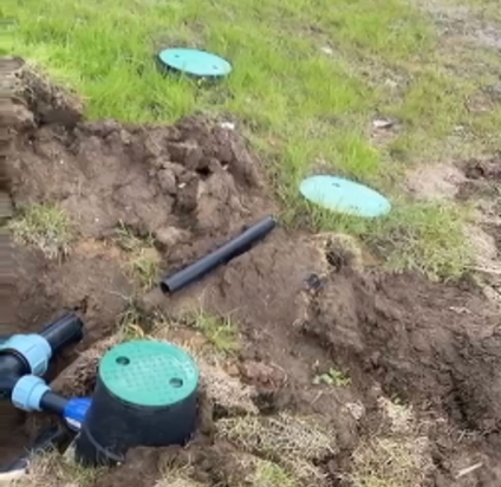 Автополив зелёных насаждений налажен в селе Шахтёрском Нуринского района