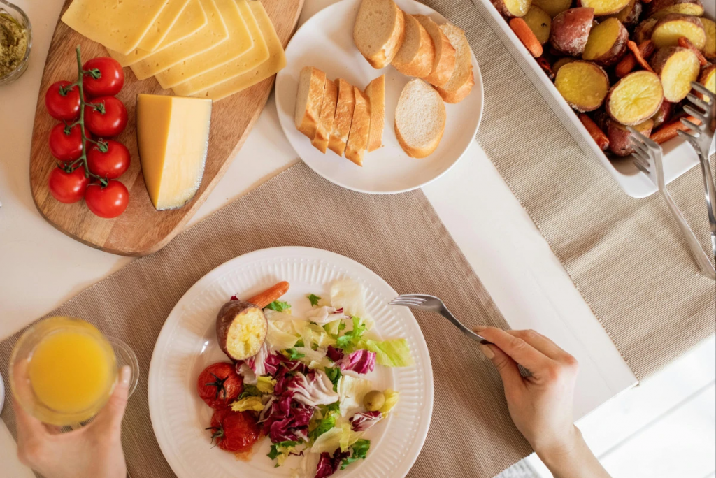 Хлеб и картошка: как выглядит меню среднего казахстанца