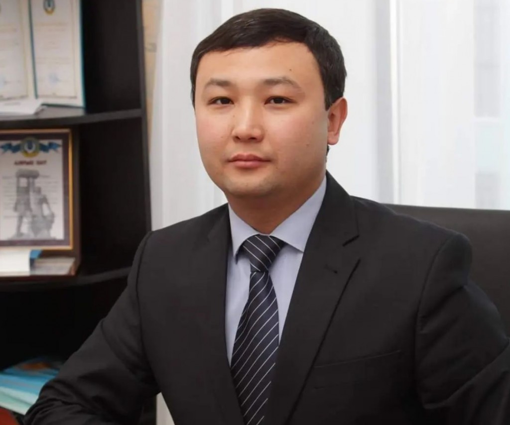 Орыс бисексуалы бейне