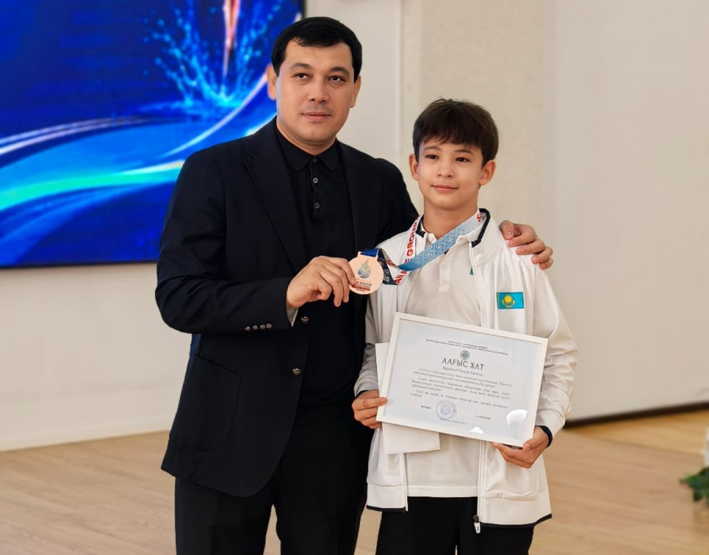 Бронзового призера чемпионата Азии по водным видам спорта поздравили в Караганде