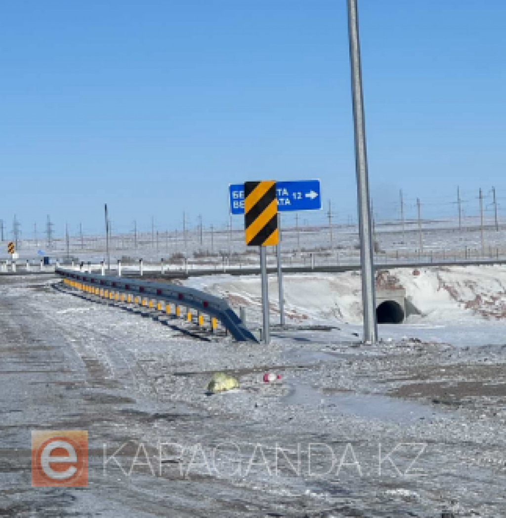 На трассе Балхаш – Караганда усилили крепления дорожных знаков после жалоб водителей