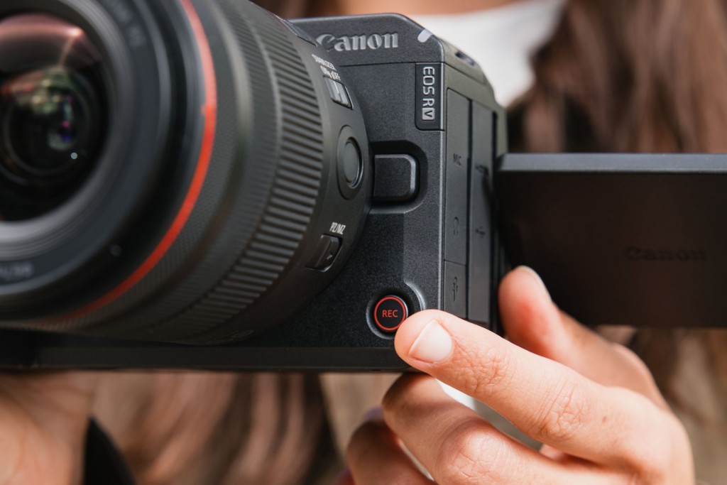 Canon представил новую полнокадровую камеру EOS R6 V и объектив RF 20-50MM F4L IS USM PZ с электроприводом зума