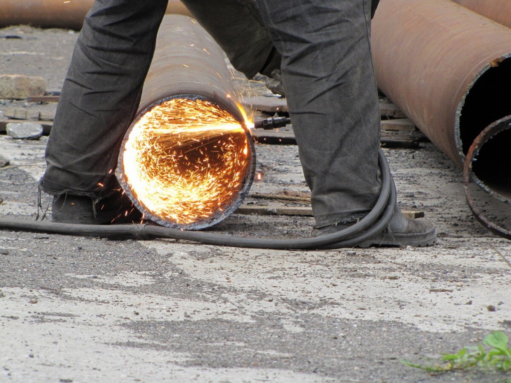 В Караганде устранили дефект на тепловой сети