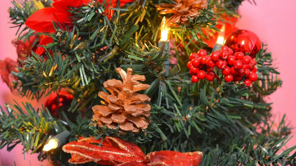 Стало известно, чем опасны искусственные елки