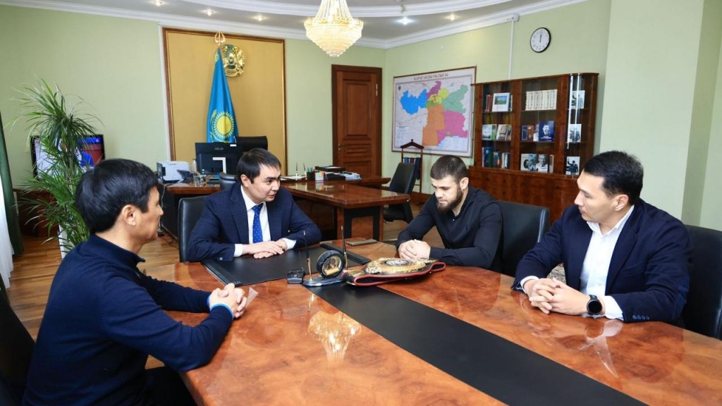 Карагандинского боксёра поздравили с присвоением титула WBA Asia