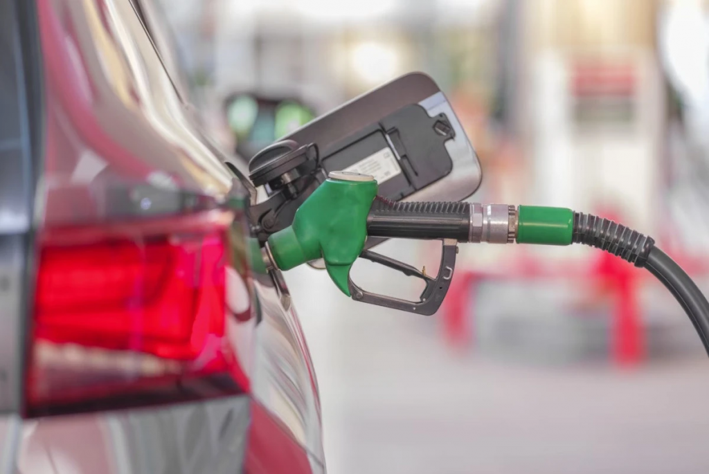 Грозит ли Казахстану дефицит бензина — ответ министра