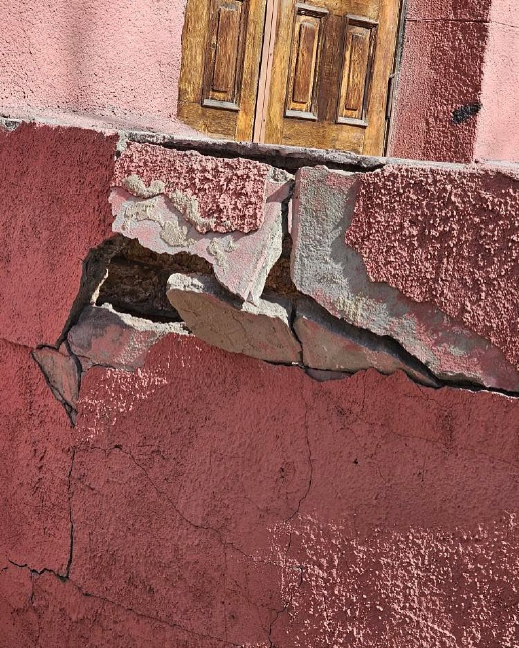 Карагандинцы жалуются на качество ремонта фасадов по госпрограмме