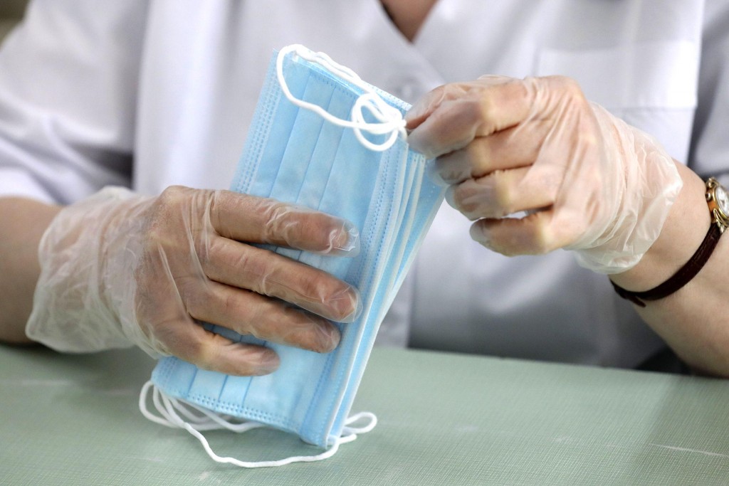 Могут ли в поликлиниках не обслуживать пациентов без маски