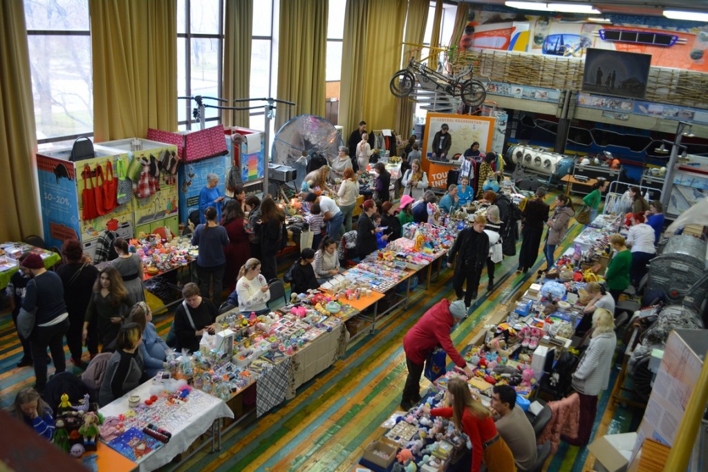 Как прошла благотворительная ярмарка Garage Sale-24 в Караганде. Фоторепортаж
