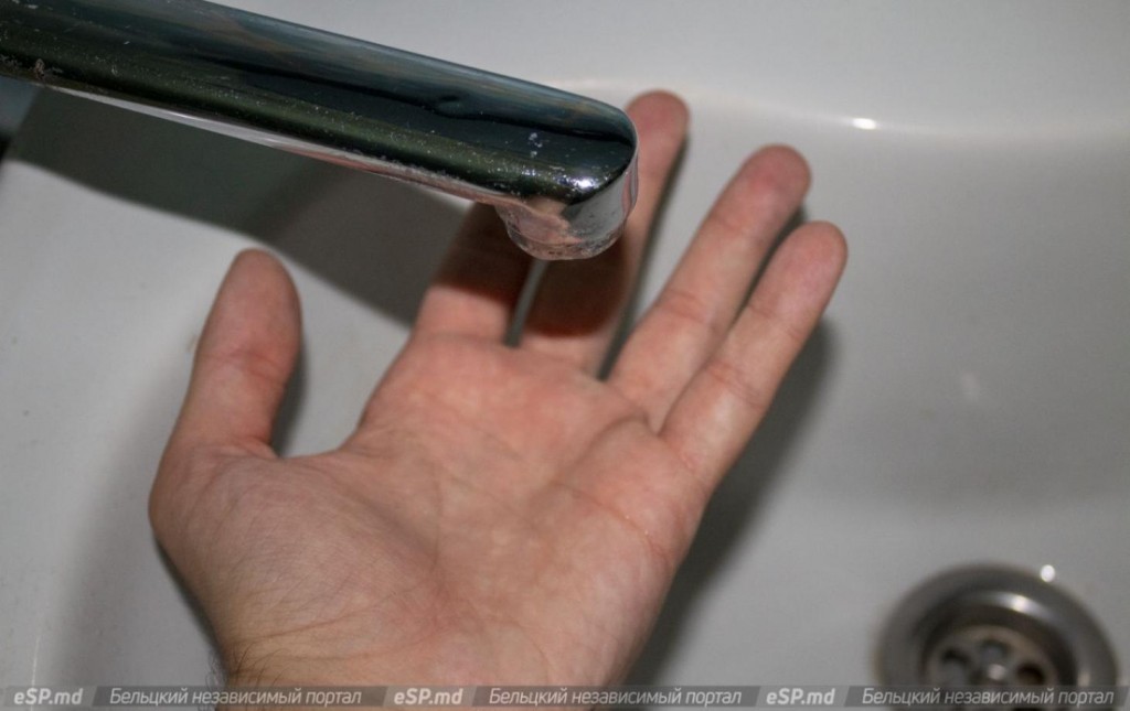 Две водопроводные аварии произошли с утра в Караганде