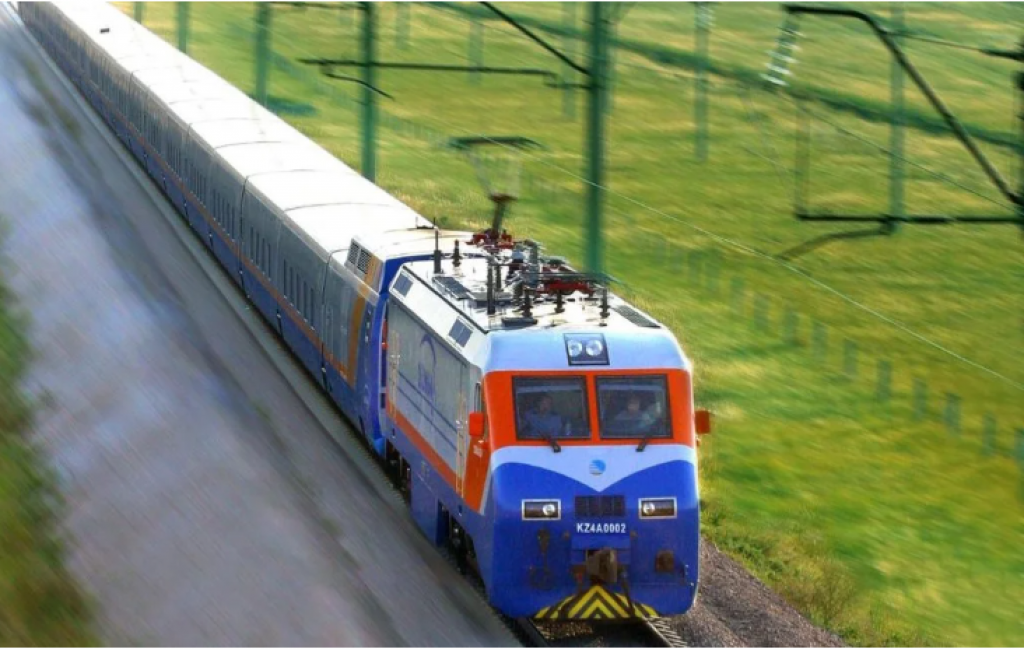 Правила перевозки детей в поездах напомнили казахстанцам