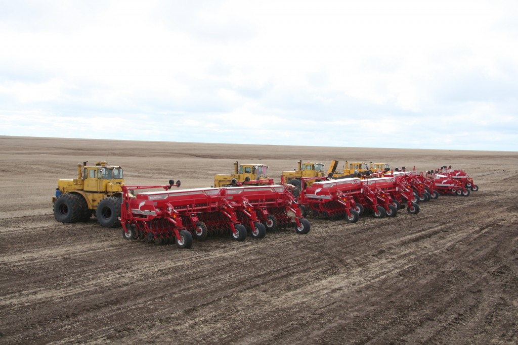 Более 20 тонн удешевленного дизельного топлива получили фермеры Карагандинской области