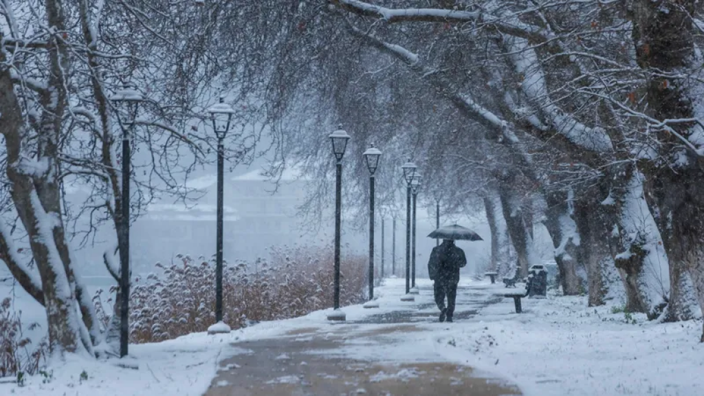 Мороз до -35°C и осадки надвигаются на Казахстан
