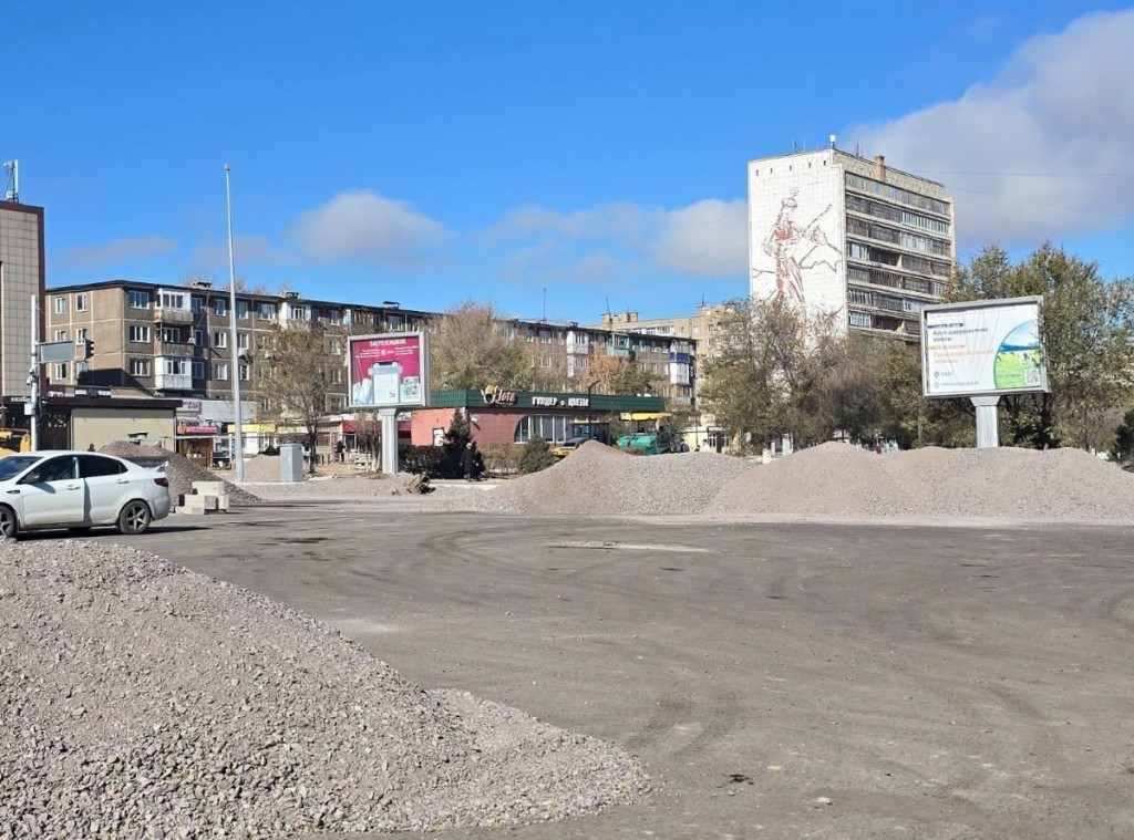 Две недели вместо одной: в Темиртау продлили сроки ремонта на перекрестке Металлургов – Абая