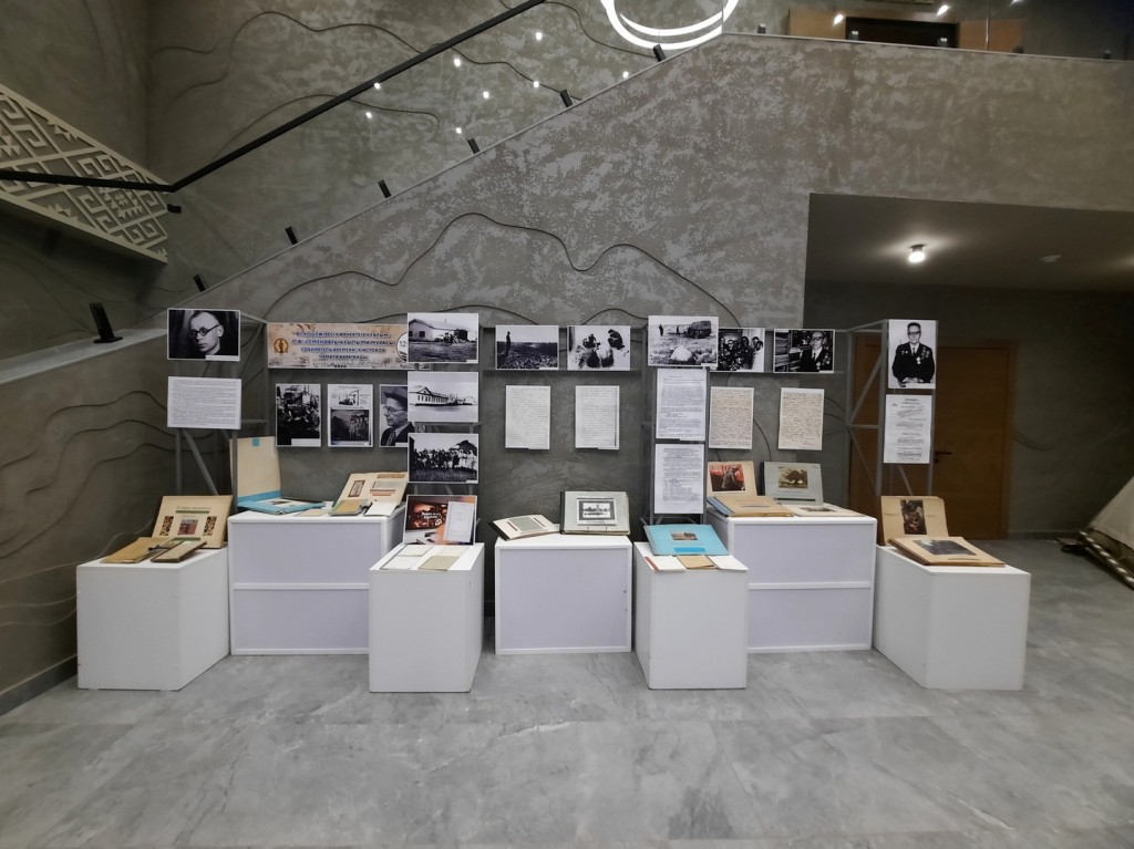 В Караганде открылась выставка о первом директоре историко-краеведческого музея