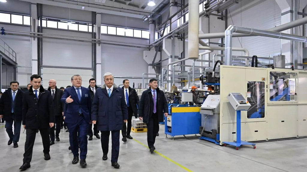 Важно превратить Казахстан в страну с развитой промышленностью - Токаев