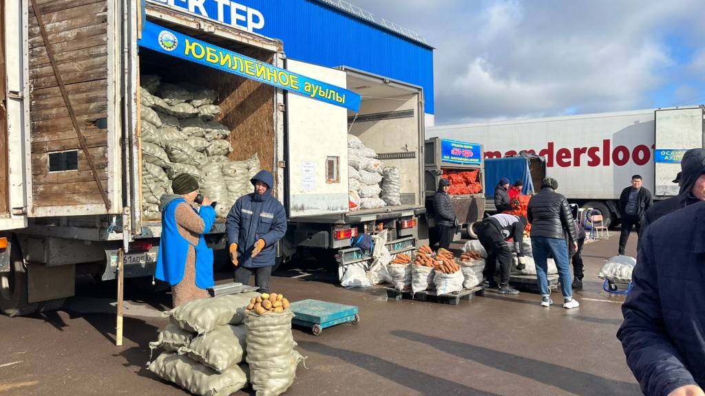 На сельхозярмарке в Караганде было реализовано 560 тонн различной продукции