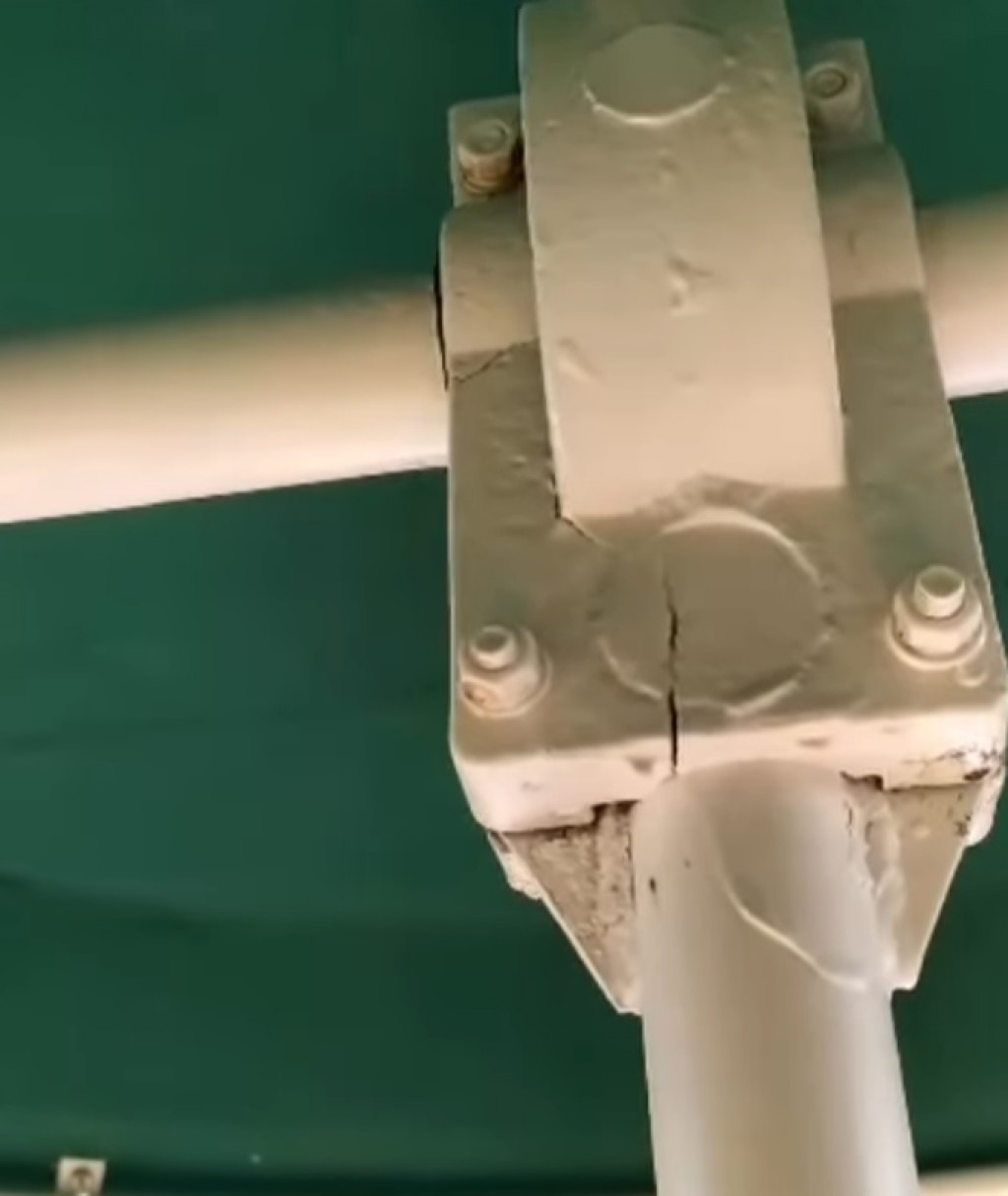 Колесо обозрения в Караганде закрыли на проверку из-за трещины в металлической конструкции