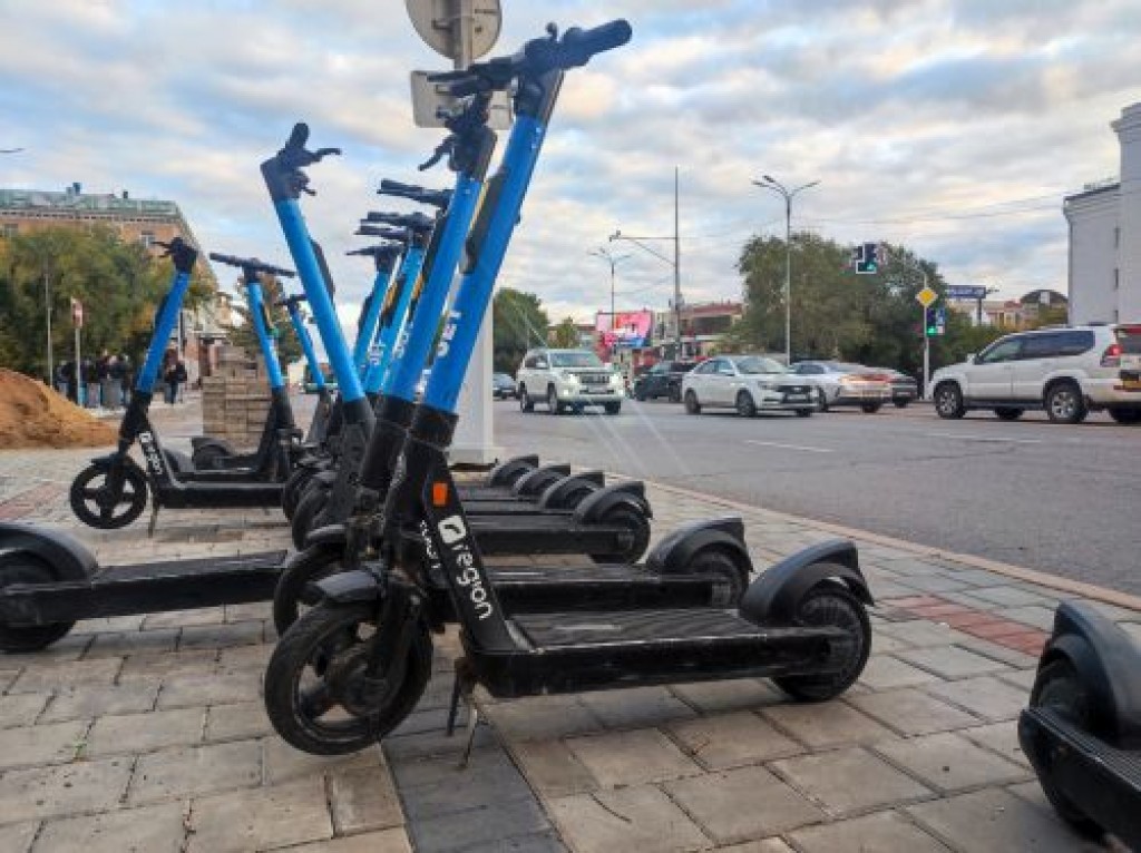 В Казахстане официально вводят страховку и регистрацию электросамокатов