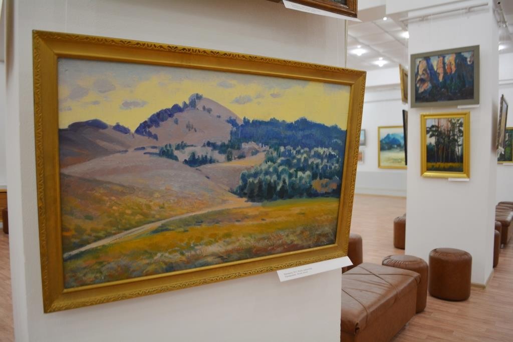 Выставка памяти художника Мингиша Абылкасова действует в Караганде