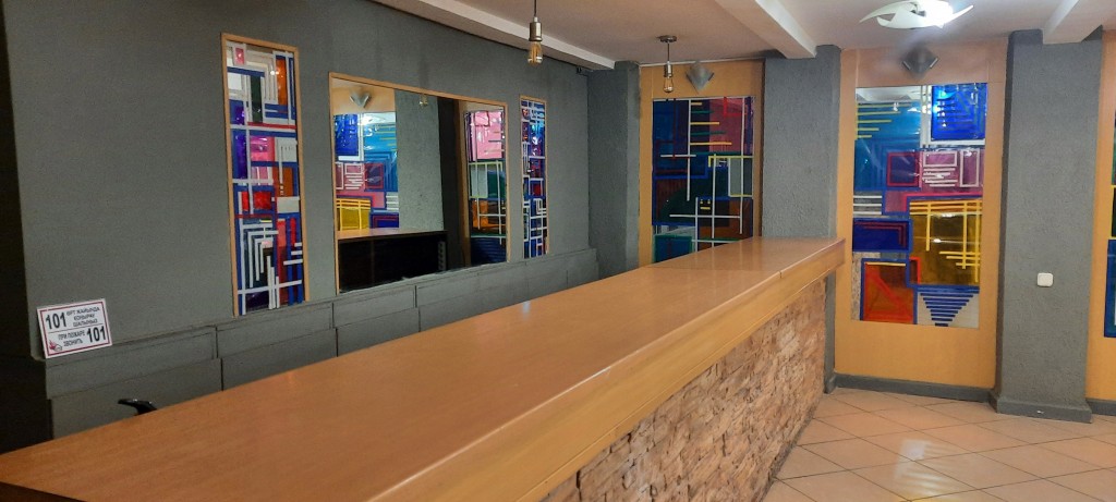 В карагандинском театре имени Станиславского показали помещение нового Арт-кафе