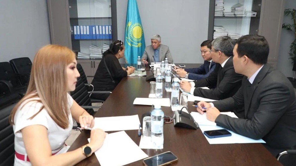 Ермаганбет Булекпаев провёл очередной приём жителей Карагандинской области