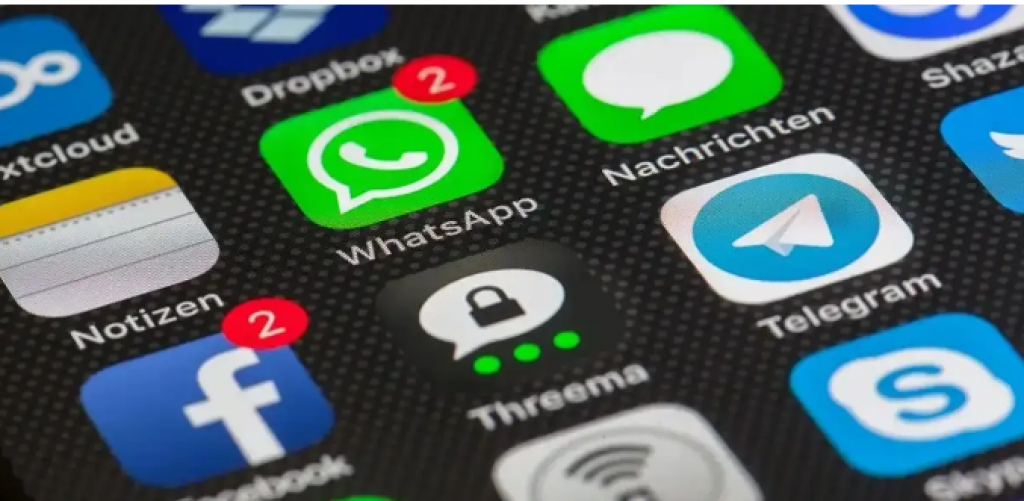 В Минцифры РК прокомментировали слухи о запрете WhatsApp и Telegram