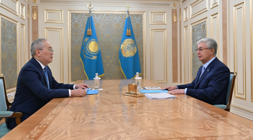 Токаеву раскрыли масштаб борьбы с теневыми схемами в Казахстане