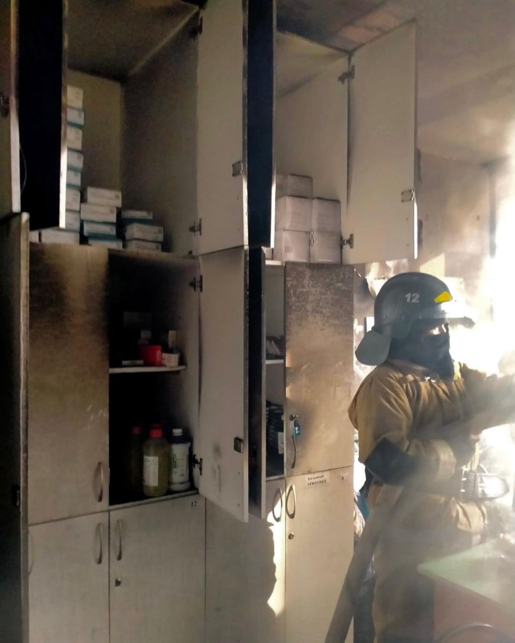 В карагандинской больнице загорелись холодильники с лекарствами