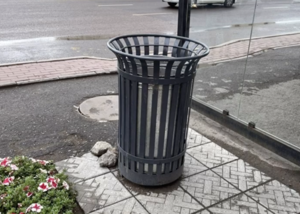 Где еще нужно установить урны в Караганде: аким обратился к жителям