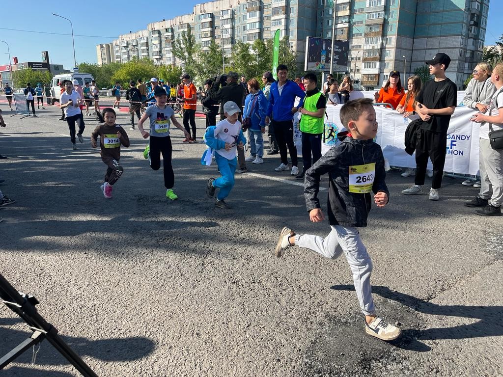 В карагандинском полумарафоне поучаствовали более трех тысяч человек