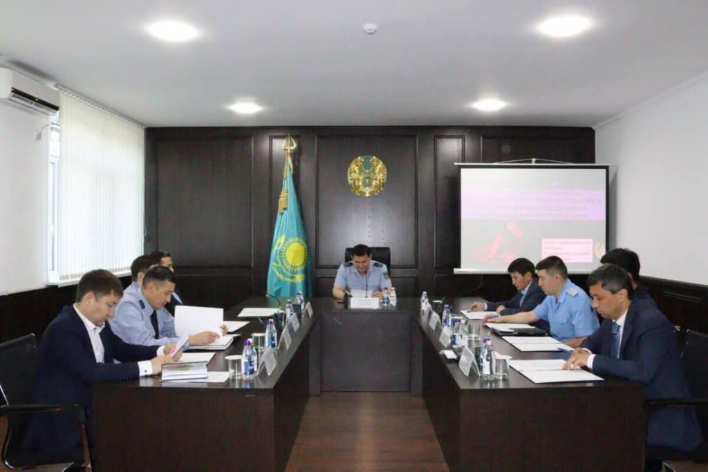 С владельцами увеселительных заведений встретились полицейские Караганды