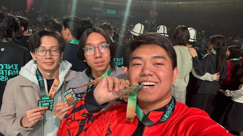 Қарағандылық оқушылар үйінділер астында адамдарды іздеу үшін құтқарушы Робот әзірледі