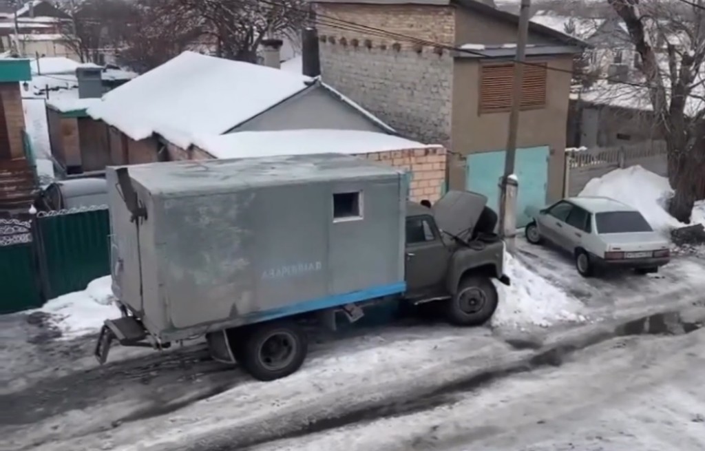 В Караганде многодетная семья с шестью детьми 10 дней живет без холодной воды