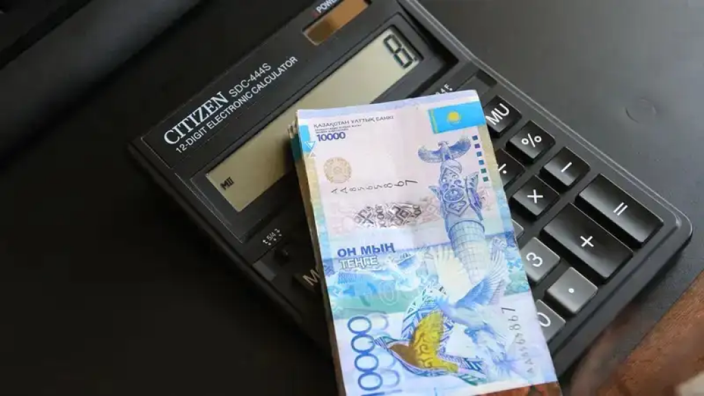 Казахстанцам не запретят использовать пенсионные на стоматологические услуги