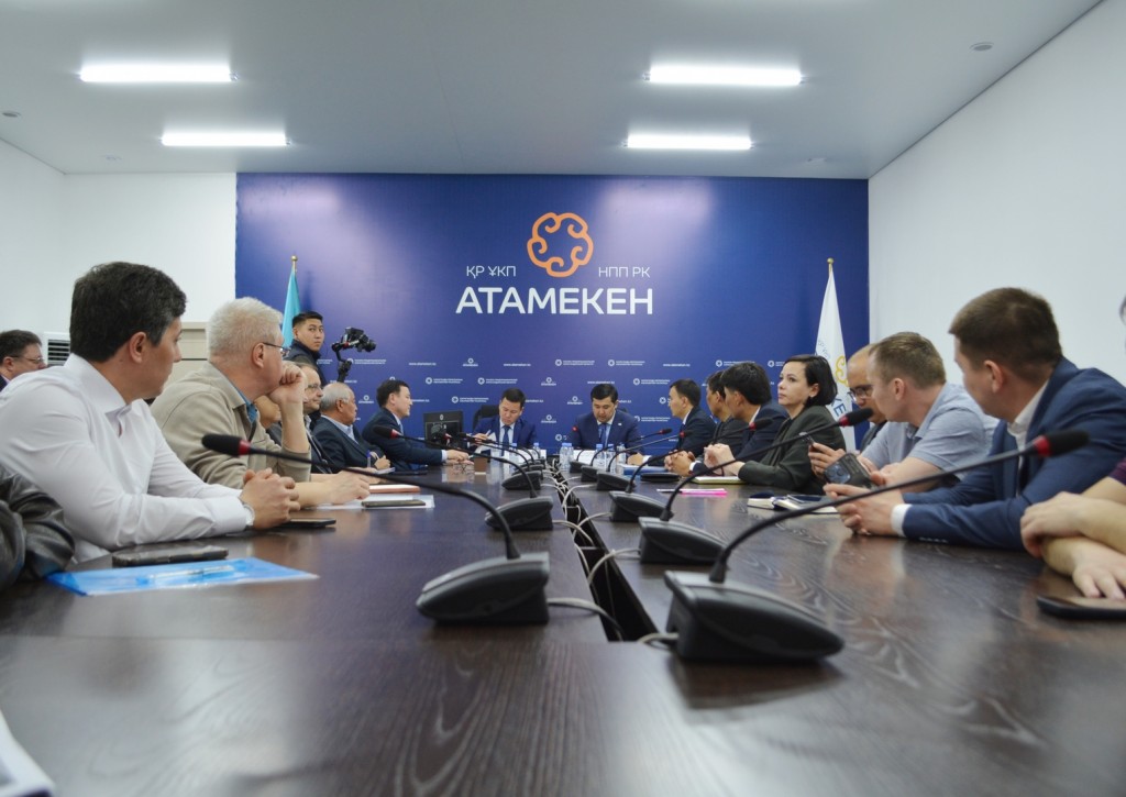 В Караганде обсудили ценообразование на социально значимые продукты