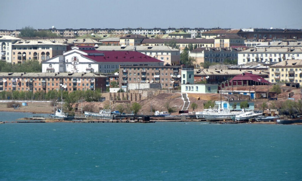 Балхашцев приглашают выйти на очистку берегов озера