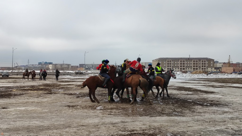 Сборная команды ветеранов победила в соревнованиях по кокпару на кубок акима Караганды