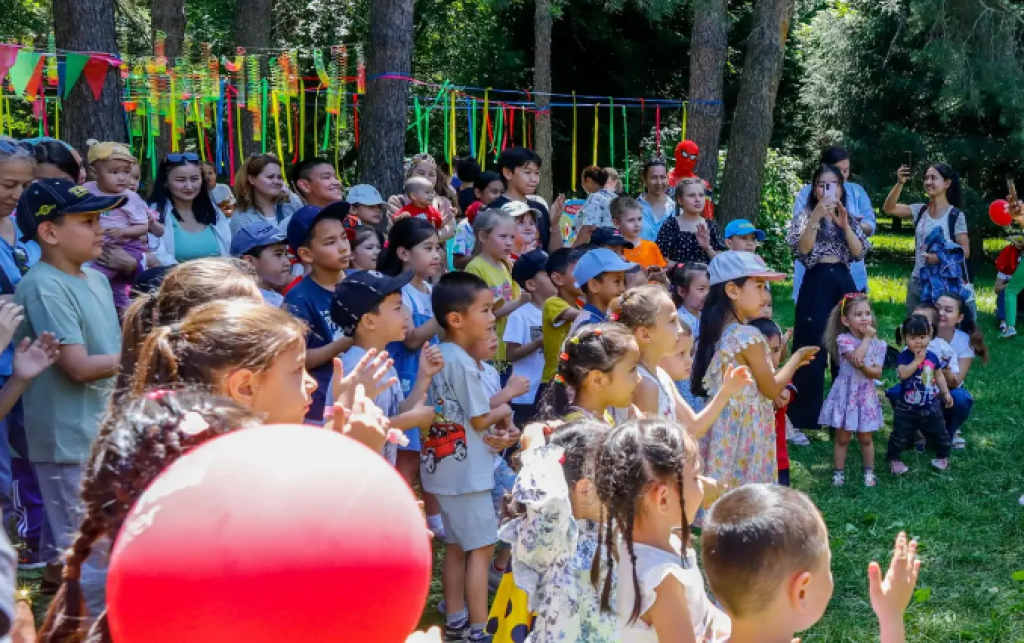 Более 3 миллионов школьников охватят летним отдыхом в Казахстане